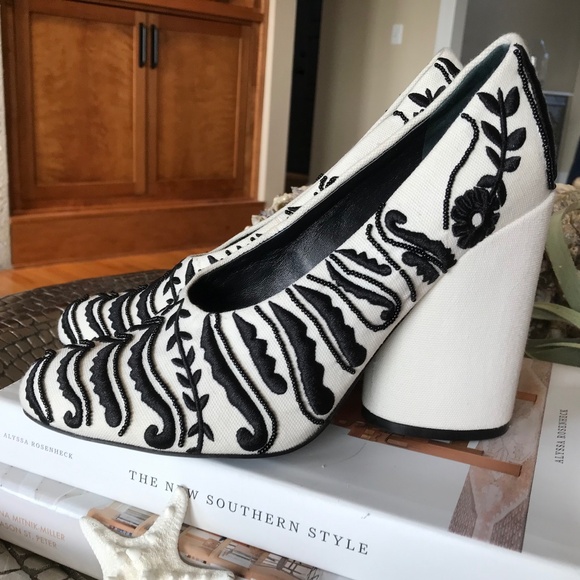 Tory Burch Shoes - TORY BURCH LUCIA BLOCK HEELS